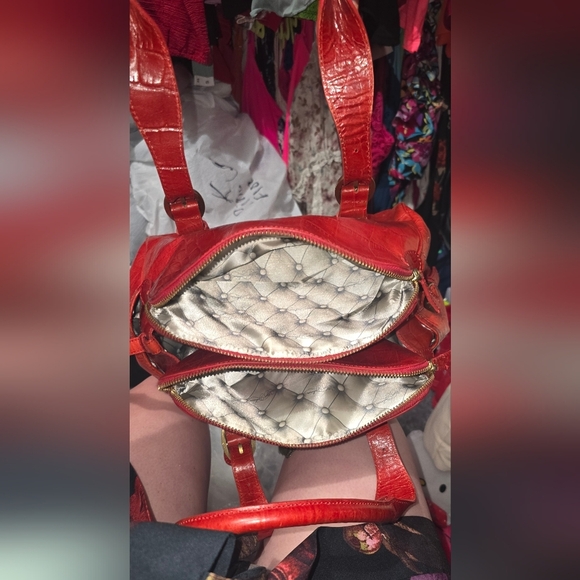 🍁🍂RARE VTG Genuine Red Leather Croc Betsey Johnson Satchel Gold Tassel Key Fob - Picture 4 of 13